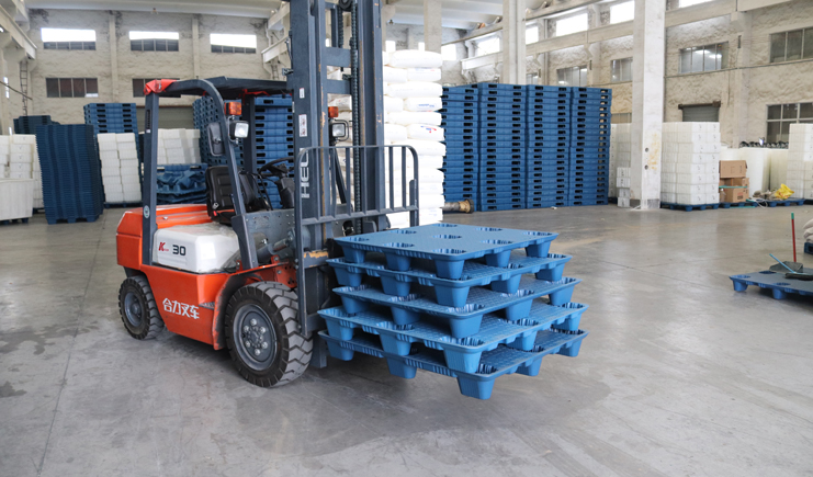 復(fù)聯(lián)4的英雄們維護(hù)宇宙和平,塑料托盤守護(hù)您