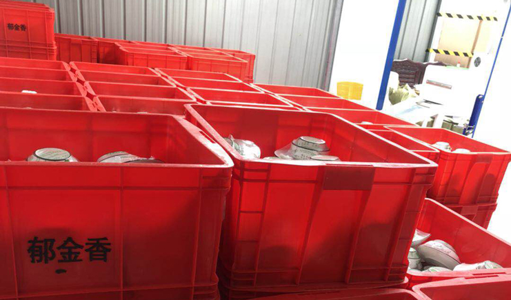 餐飲行業難？餐具周轉箱生產廠家來助攻