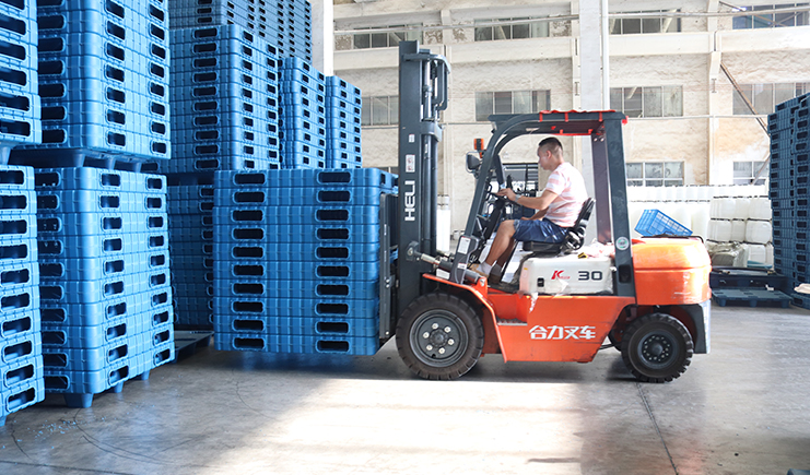 吹塑托盤的安全操作規范準則,可一定要遵守!